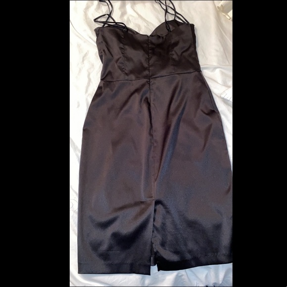 Black dress - Picture 2 of 2